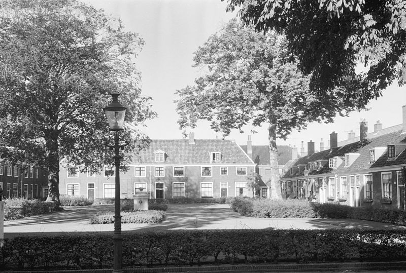 File:Binnenhof - Haarlem - 20096640 - RCE.jpg