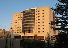 Thomas Starzl Biomedical Science Tower is connected to the med school and UPMC's flagship hospitals BioMedicalScienceTowerSouthPitt.jpg