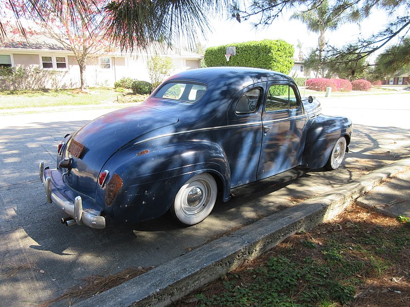 File:Blue 1940 Chrysler, Lakeshore New Orleans 06.jpg