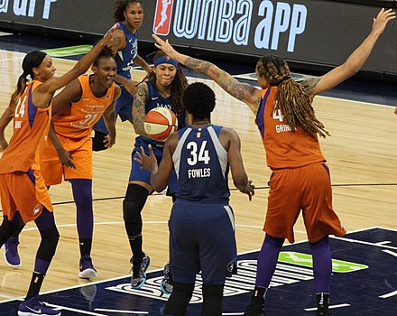 Griner and the Mercury guarding Seimone Augustus of the Minnesota Lynx in 2018