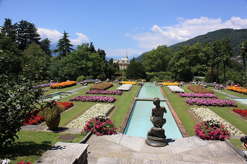File:Botanical gardens, Villa Taranto.jpg