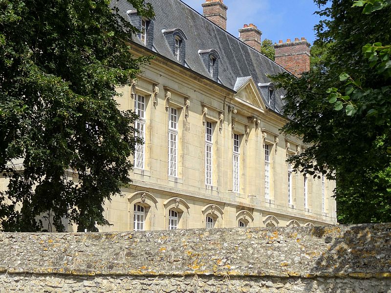 File:Boury-en-Vexin (60), château, façade sur le jardin.jpg