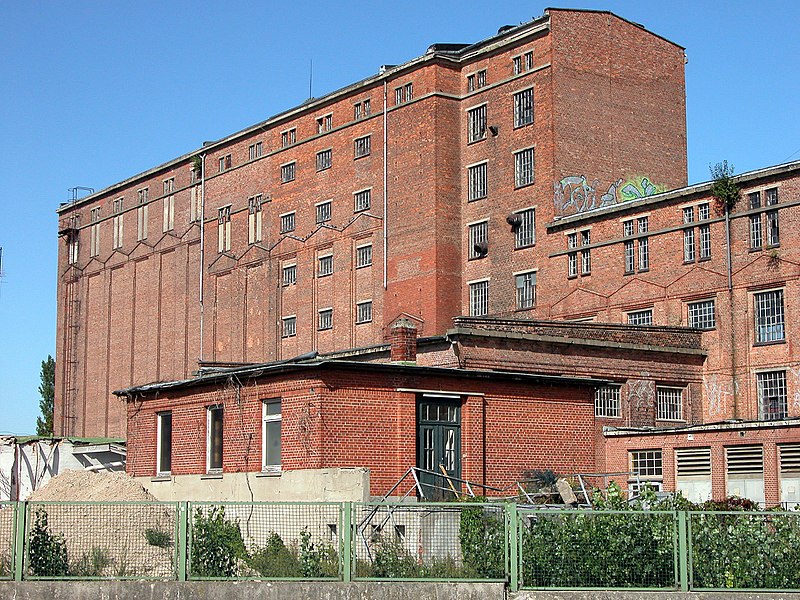 Datei:Braunschweig Brunswick Muehle Lehndorf Silos (2006).JPG