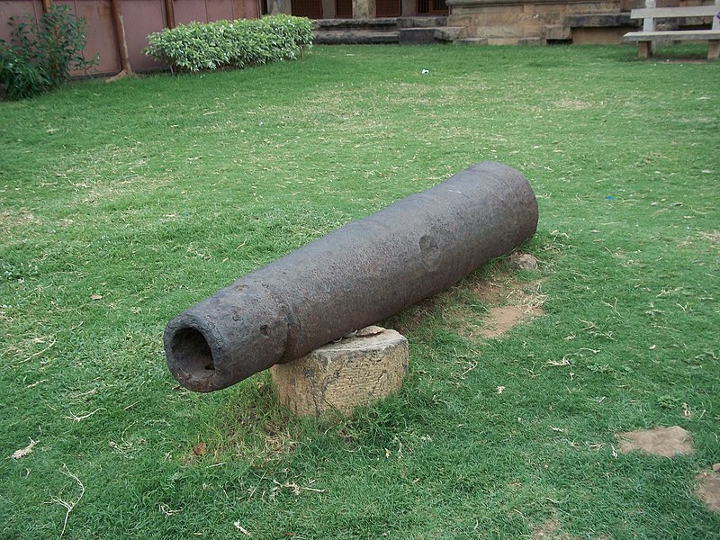 File:Brihadishvara Temple Cannon.jpg