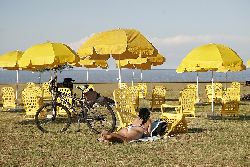 File:Buenos Aires Playa 2011.jpg