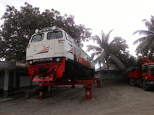 Lokomotif CC206 15 29 di Stasiun Pidada