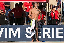 Caeleb Dressel after winning 100 fly (27900748837).jpg