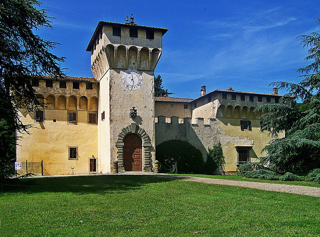 File:Cafaggiolo-Villa front large.jpg