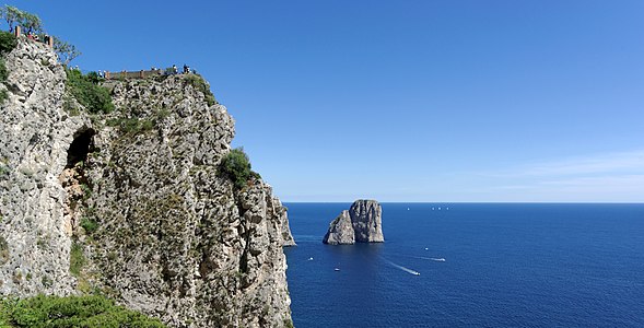 Capri, Faraglioni