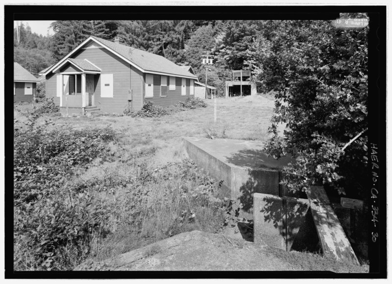 File:Cement tank feature with Assistant's quarters in the background. View to the northwest. - Prairie Creek Fish Hatchery, Hwy. 101, Orick, Humboldt County, CA HAER CA-334-30.tif