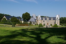 Das Château de la Roche-Pichemer in Saint-Ouën-des-Vallons