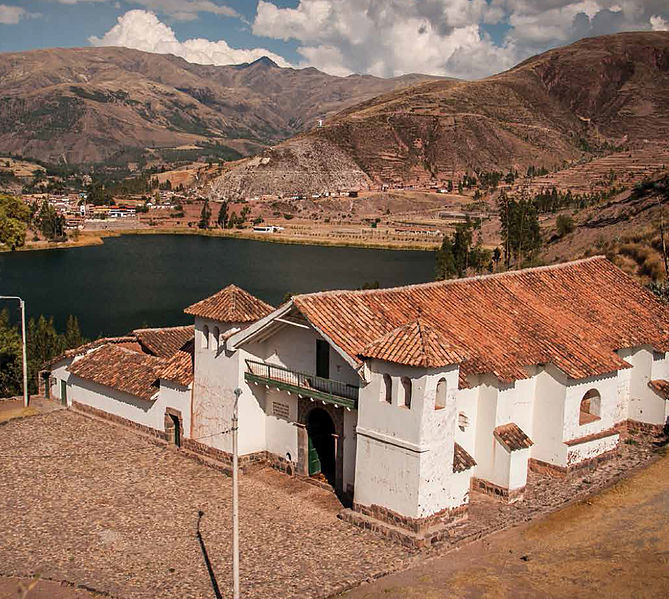 File:Chapelle Canincunca d'Urcos.jpg