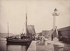 Le phare au point du môle, vers 1860