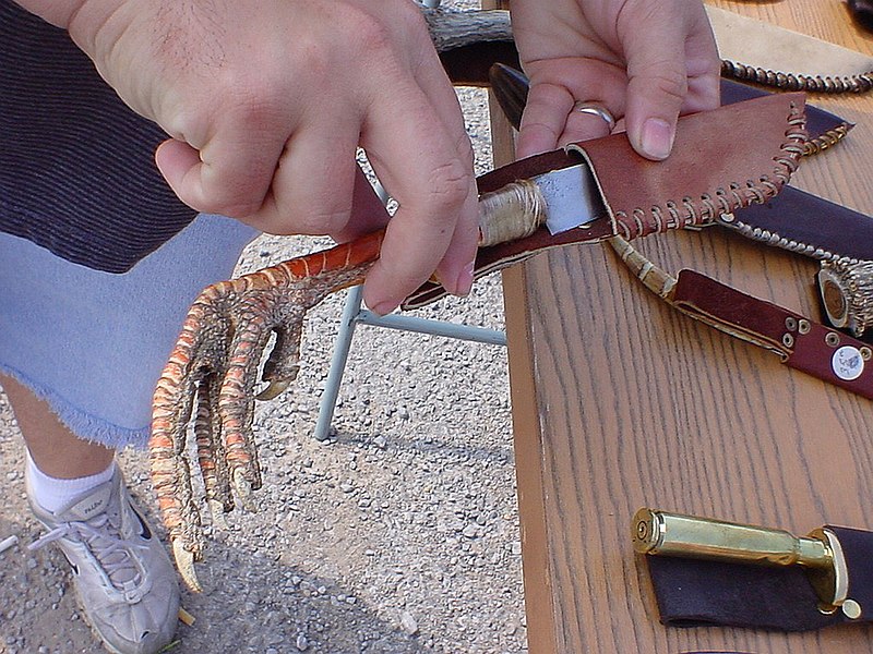 File:Chicken foot knife.jpg