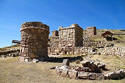 Cutimbo was likely the residence of the Lupaca kings in pre-Inca times. Chullpas pre Incan burial towers Peru, near Lake Titicaca.jpg