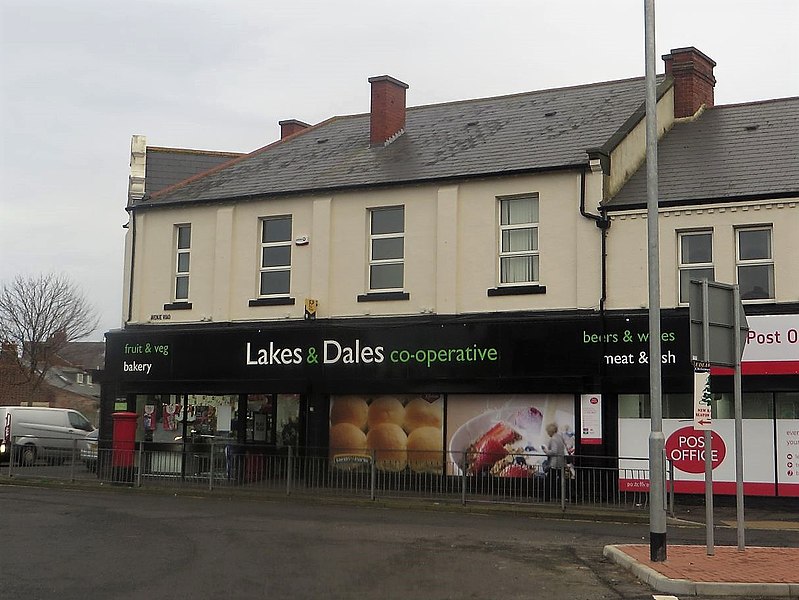 File:Cooperative Supermarket, Seaton Delaval (geograph 5655585).jpg