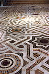 רצפת קפלת לואי בקתדרלת מונריאלה, סיציליה; דגם התשליבים הגאומטריים מיוחס להשפעת אמנות האסלאם