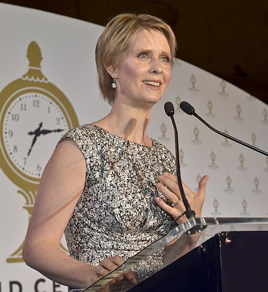 File:Cynthia Nixon - Grand Central Terminal 100 Years (cropped).jpg