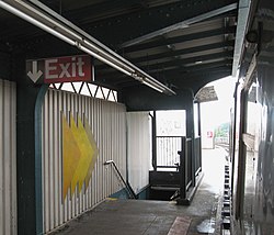 South end of northbound platform Cypress Hills J BMT platform jeh.JPG