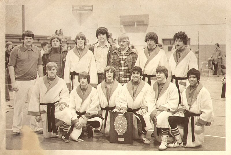 File:Denny's State Champion Wrestling Team (1976).jpg