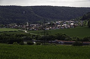 Blick auf Töging mit Kanal