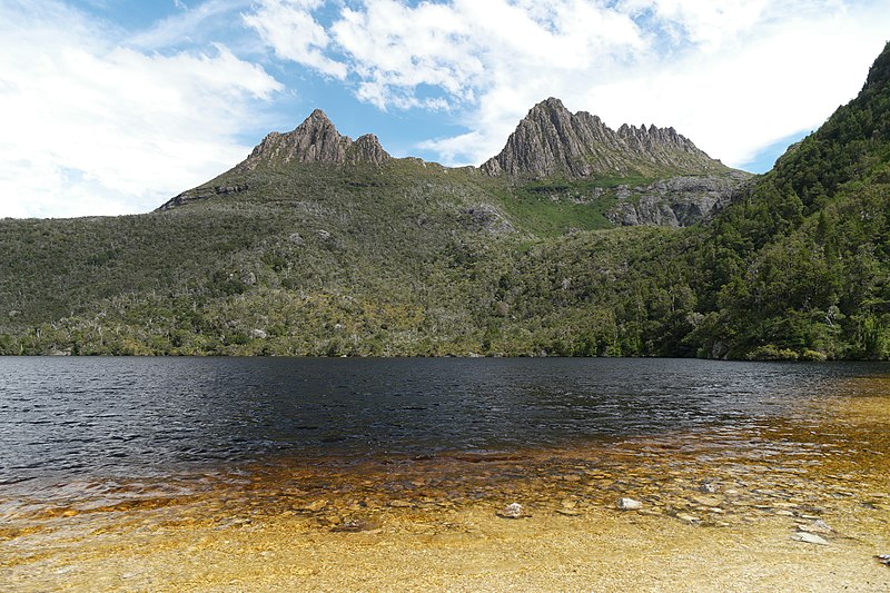 File:Dove Lake Circuit Walking Track, Cradle Mountain - Lake St Clair National Park 66.jpg