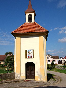Drahotěšice - kaple svatého Václava.jpg
