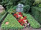 Honorary grave Chausseestr 126 (center) Günter Gaus.jpg