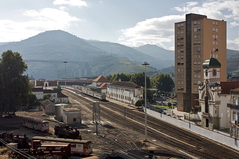 File:Estação da Régua, 2010.10.02.jpg