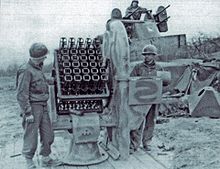 Ein von den US-Truppen erbeuteter Föhn-Werfer – der gelegentlich gebrauchte Spottname „Bierkasten-Flak“ wird nachvollziehbar