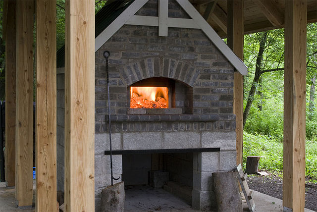 Scegliere la legna per il forno a legna di una pizzeria - Ronchiato Blog