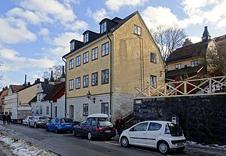 Fjällgatan 30 (närmast), här bodde Per Anders Fogelström.