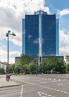 Francoforte Nibelungenplatz 3.Shell-Hochhaus.20130811.jpg