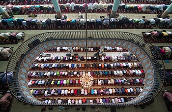 Friday Prayer at Baitul Mukarram National Mosque. Photograph: Azim Khan Ronnie Licensing: CC-BY-SA-4.0