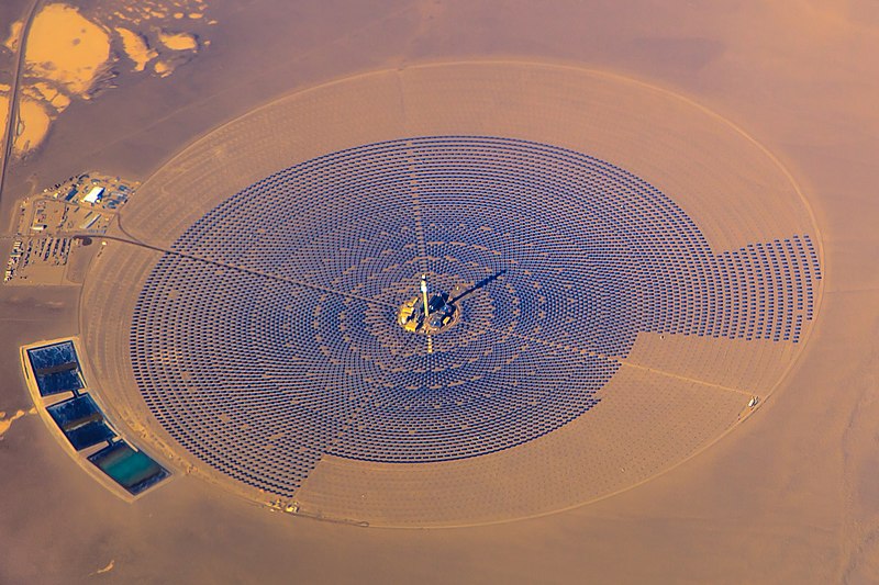 File:From the air - Miami - Chicago - San Francisco - Vancouver - giant solar panel array near Hwy 89 & Tonopah Dunes, Nevada (12260230884).jpg
