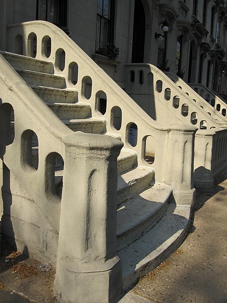 File:Front steps, NYC.jpg