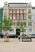 Apartment building in closed development