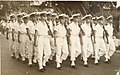קדטים מחזור ב' של בית הספר לקציני ים עכו במסדר כבוד ליום העצמאות 1957. גדעון רז ששי מימין.