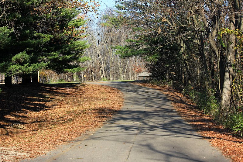 File:Gfp-iowa-bellevue-state-park-main-trail.jpg