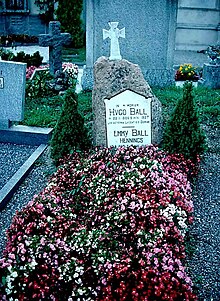 Grab von Hugo Ball und Emmy Ball-Hennings (1978).jpg