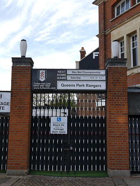 File:Grandstand and turnstiles, Craven Cottage, Sep 2016 17.jpg