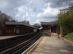 Grange Hill stn look north