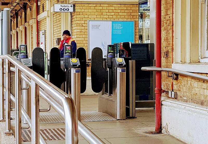 File:Harrow & Wealdstone station 20180407 130745 (49430593763).jpg