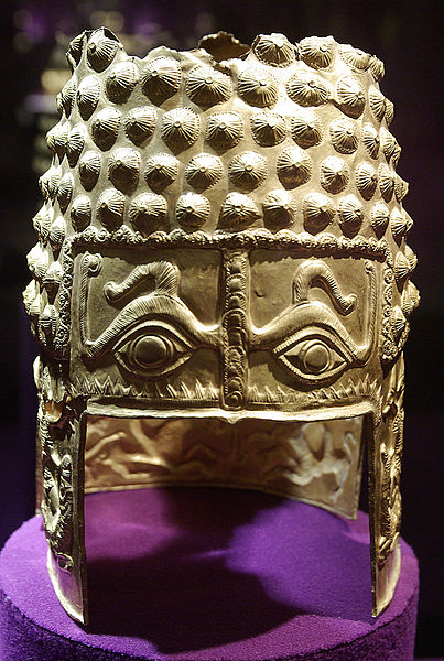 File:Helmet of Cotofenesti - Front Large by Radu Oltean.jpg