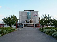 The college's main building, photographed in 2005 Henley College - geograph.org.uk - 18361.jpg