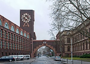 Hoechst Administration Building, Frankfurt, 1921-24