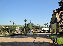 Plein voor de katholieke kerk São José in Morro Agudo