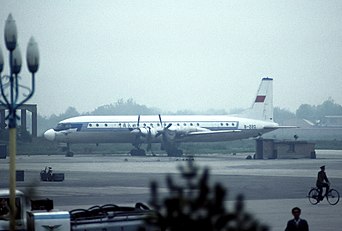 Ilyushin Il-18 pada Xiguan 1988.