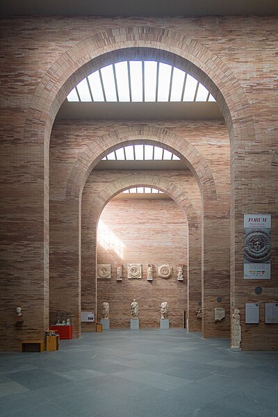 Image: Interior of the Museo Nacional de Arte Romano