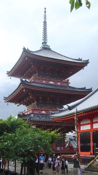 File:Japan Kyoto KiyoMizuDera pagoda DSC00616.jpg